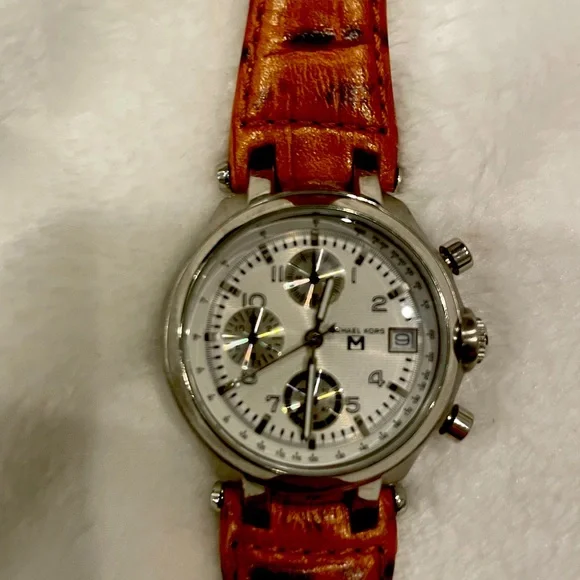 4 Michael kors watches great condition Michael Kors Mk-4472 Watch in good-looking Condition It main image 2